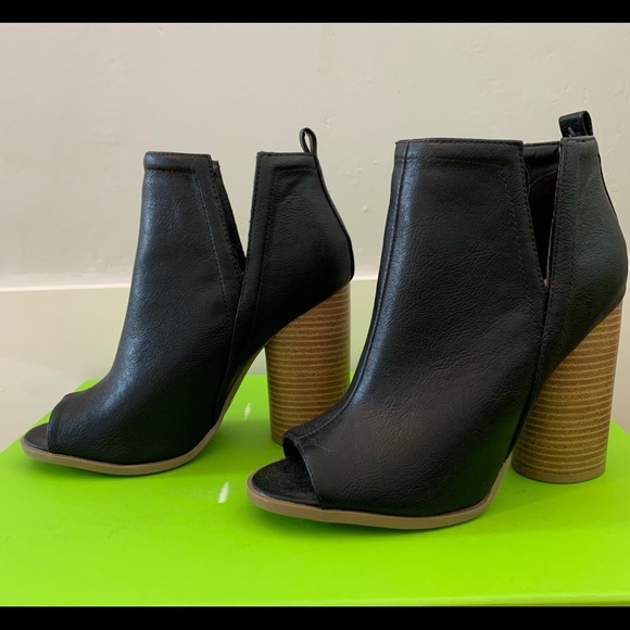 Qupid Black open toe bootie, size 7 1/2 - Picture 1 of 5